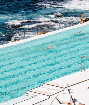 <p><i>59 travel hacks to save money</i> in <strong>Australia’s</strong> capital cities</p>
