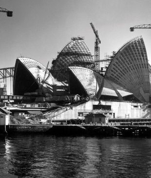 <p><strong>Australia’s</strong> <i>Greatest Engineering Marvels</i></p>
