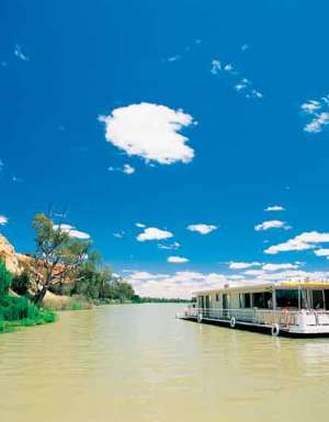 Houseboat Murray River