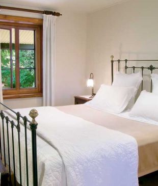 <p><i>Most Romantic Secret Getaways</i> in <strong>Australia</strong></p>
