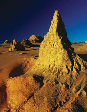 Exploring Lake Mungo National Park: a Portfolio