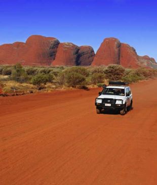<p><i>How do I explore</i> the <strong>Australian Outback</strong>?</p>
