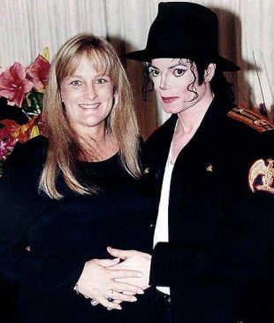 <p><i>Michael Jackson&#8217;s</i> <strong>Australian</strong> Travel</p>
