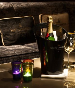 <p><i>10 of the best</i> Champagne Bars in <strong>Australia</strong></p>
