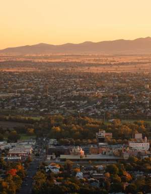 Scenic sunset views overlooking the city of Tamworth from the Oxley Scenic Lookout.
