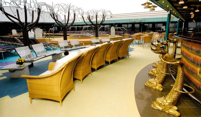 Lido Bar on Holland America's MS Oosterdam (cruise)