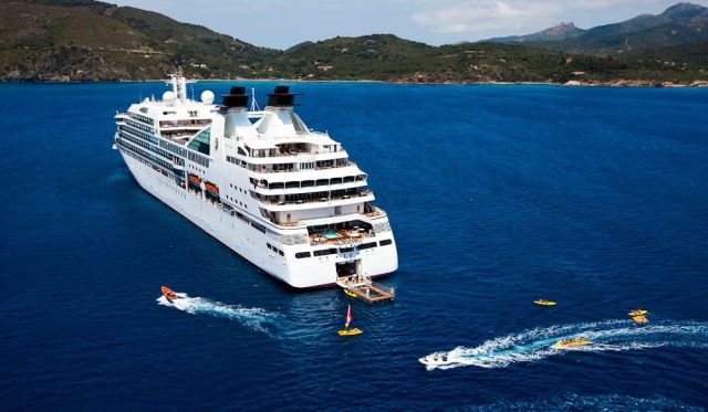 Seabourn Quest cruise anchors for some watersports