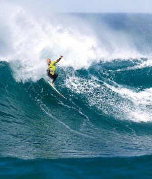 <p><i>Watch the world’s best surfers</i> at <strong>Bells Beach</strong></p>
