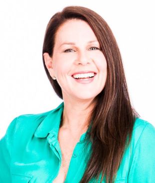 <p><i>Julia Morris: A funny thing</i> happened on my way today&#8230;</p>
