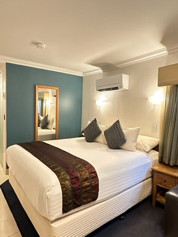 the bedroom at Point Samson