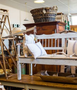 <p><strong>Tasmania’s</strong> <i>little-known antique stores</i></p>
