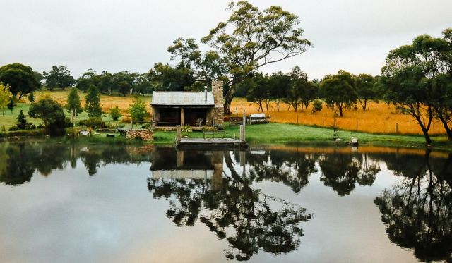 idyllic lake setting of Moonbah Huts