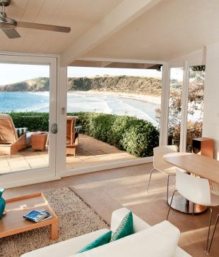 <p><i>6 One-of-a-kind stays</i></p>
