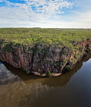 <p><i>The best ways to explore</i> <strong>Nitmiluk</strong> (<strong>Katherine</strong>) Gorge</p>
