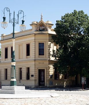 <p><i>4 Local Secrets to Discover</i> in <strong>Beechworth</strong></p>
