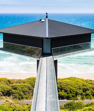 <p><i>Strangest (and strangely good) stays</i> in <strong>Australia</strong></p>

