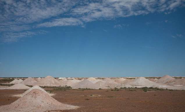 Coober Pedy moonscape mining holes