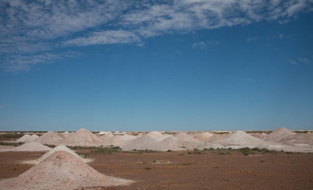Coober Pedy moonscape mining holes