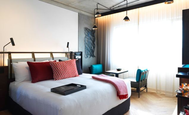 accommodation Melbourne hoteThe gel-topped beds at QT Melbourne have a reputation that precedes them review