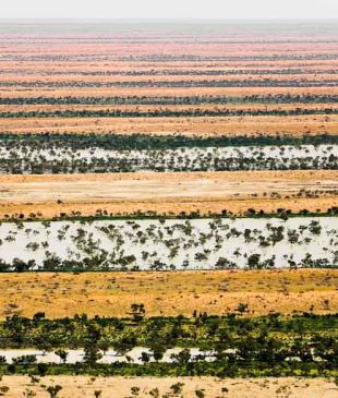 <p><i>Driving through the channel country</i> – from <strong>Boulia</strong> to <strong>Winton</strong></p>
