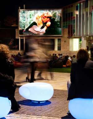 movies food srinks bar wi-fi perth Northbridge Piazza