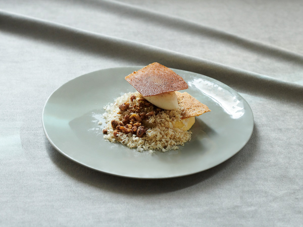 Wattleseed crisp, parsnip, walnut and caramel