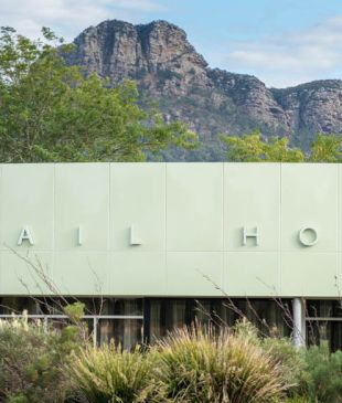 <p><i>Explore</i> <strong>Australia’s</strong> hidden restaurant gems</p>
