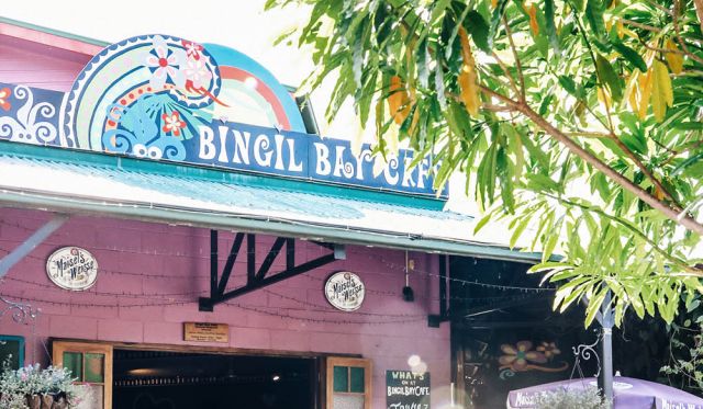 Bingle Bay Café Mission Beach courtyard seafood laksa