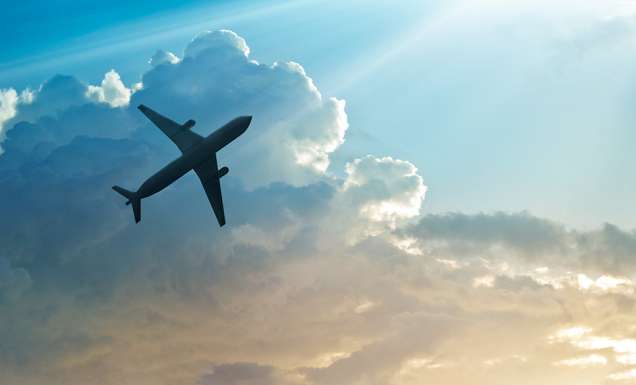 11 expert tips to beat jet lag every time