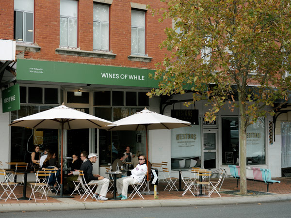 alfresco dining at Wines of While, Perth