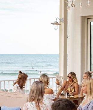 <p><i>A beachside holiday guide</i> to <strong>Burleigh Heads</strong>, <strong>Queensland</strong></p>

