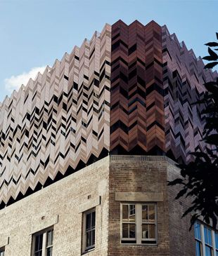 <p><i>Hotel Review</i>: Paramount House Hotel</p>

