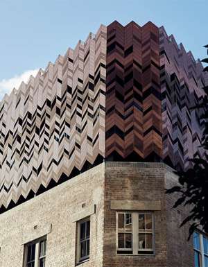 Hotel Review: Paramount House Hotel