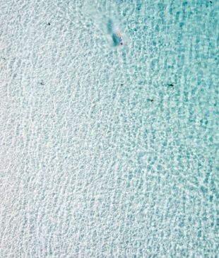 <p><i>Here are the best places to swim</i> around <strong>Australia</strong></p>
