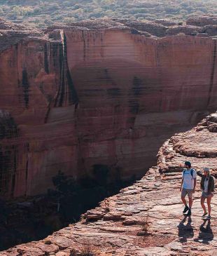 <p><i>How to have an ultimate</i> couples driving adventure in the <strong>Red Centre</strong></p>

