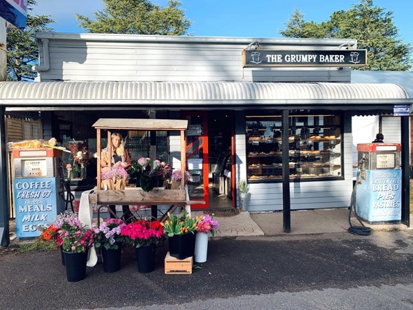 the cafe exterior at The Grumpy Baker, Blue Mountains