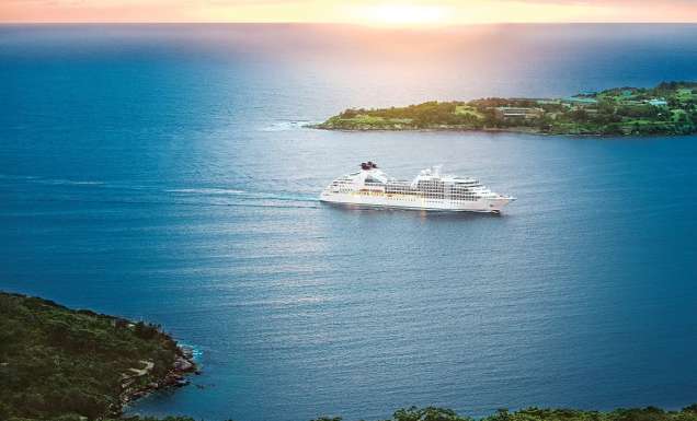 Cruise vs Resort: the pros and cons of the different holidays