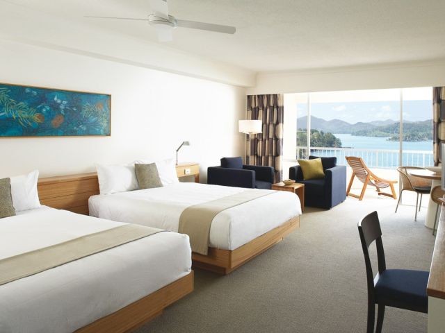 Twin room Reef View Hotel, Hamilton Island