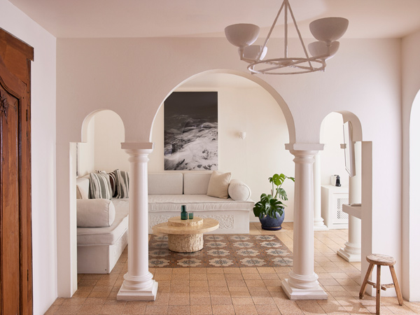 the beach house interior at Raes on Wategos, Byron Bay