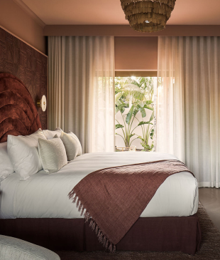 <p><i>15 of the most romantic places to stay</i> in <strong>Byron Bay</strong></p>
