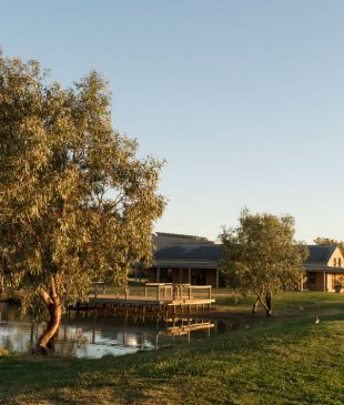 <p><i>The best road trip holidays</i> in <strong>Australia</strong></p>
