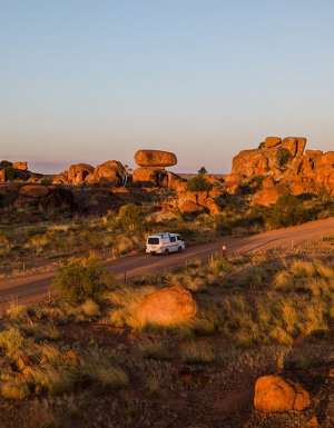 Driving to Karlu Karlu