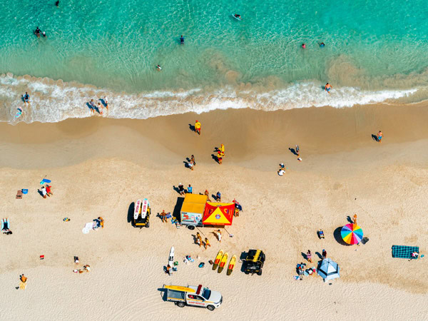 people spending a day at Leighton Beach, Fremantle