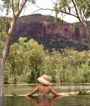 <p><i>Outback luxury awaits</i> at <strong>Mt Mulligan</strong> Lodge</p>
