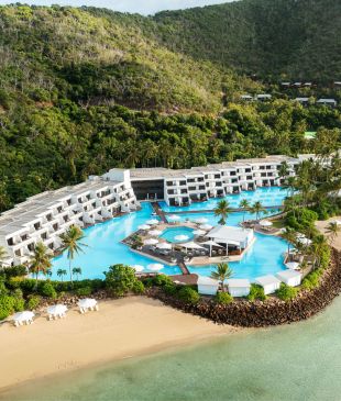<p><i>10 of the most idyllic</i> <strong>Great Barrier Reef</strong> accommodations</p>
