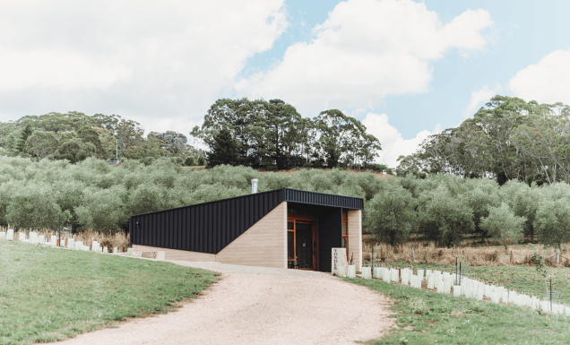 Basalt accommodation in Orange