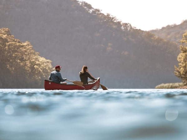 two people kayaking in Kangaroo Valley