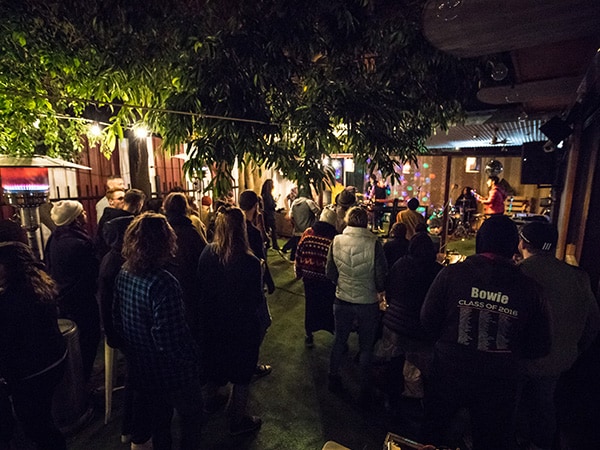 Jump Inn Bar & Restaurant