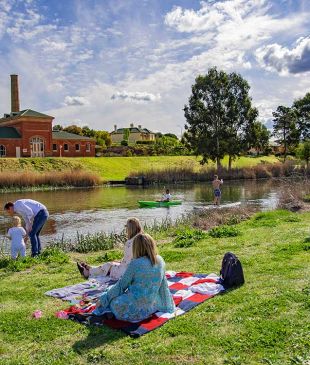 <p><i>Weekend Escape</i> in <strong>Goulburn</strong></p>

