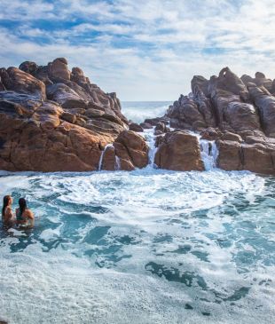 <p><i>The best summer road trips</i> around <strong>Australia</strong></p>
